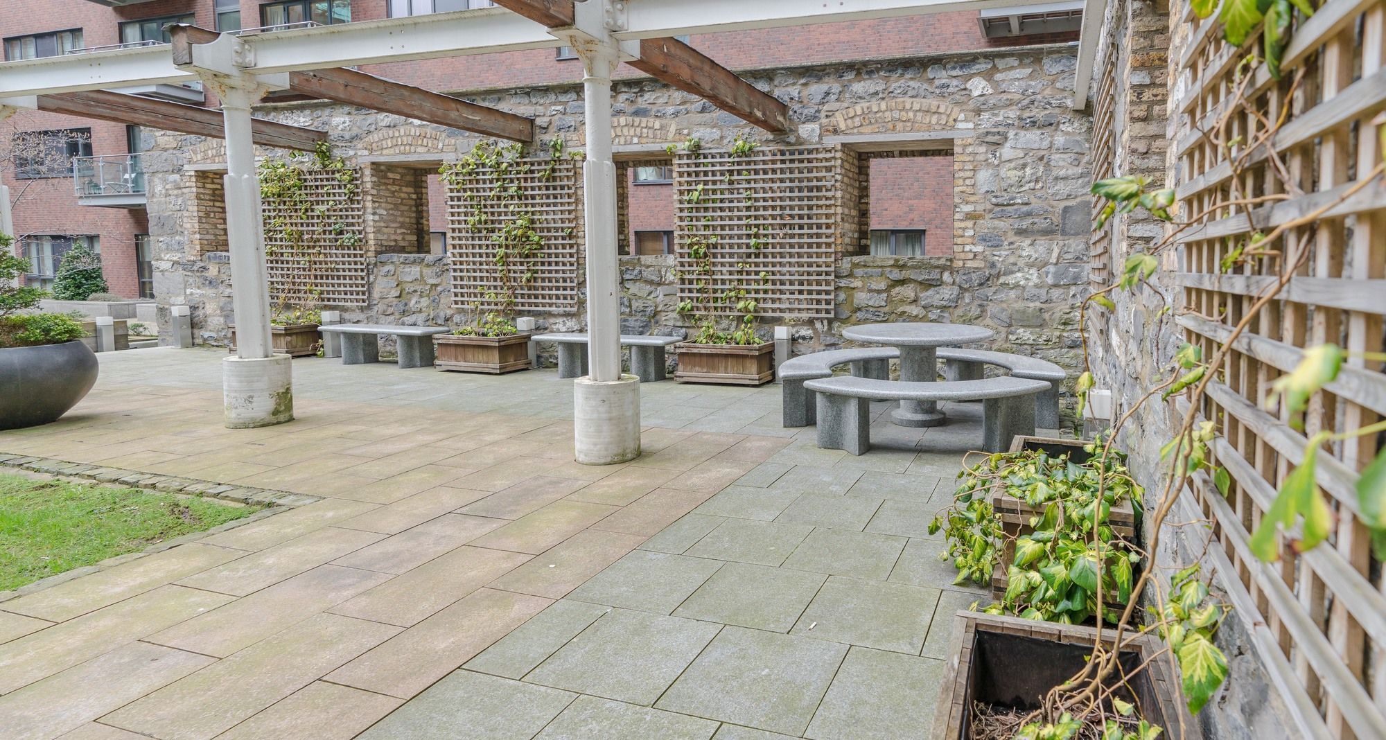 The Grand Canal Dock Apartment Dublin Exterior photo